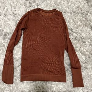 Lululemon rest less pull over size 4